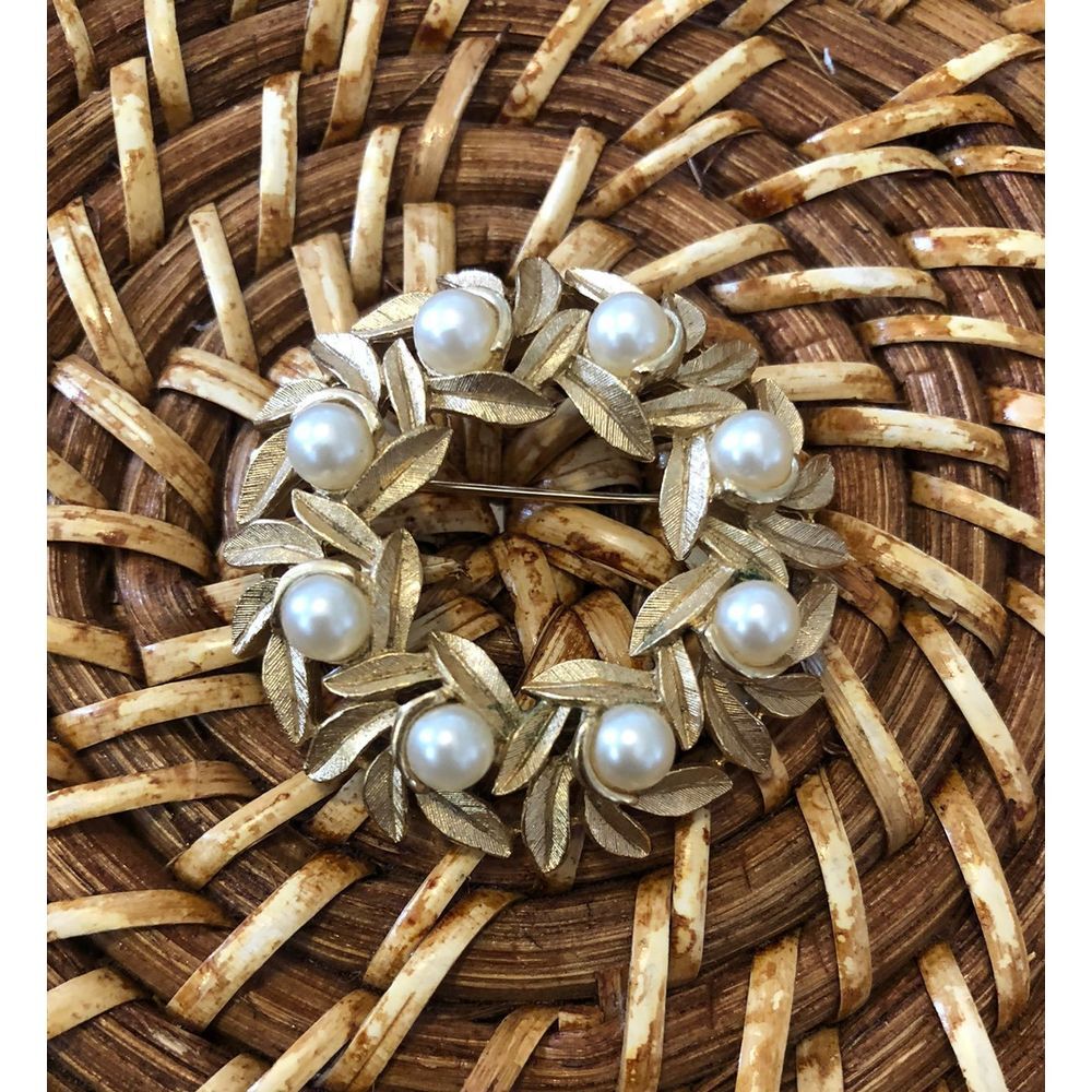 Vintage Avon‎ Brooch
